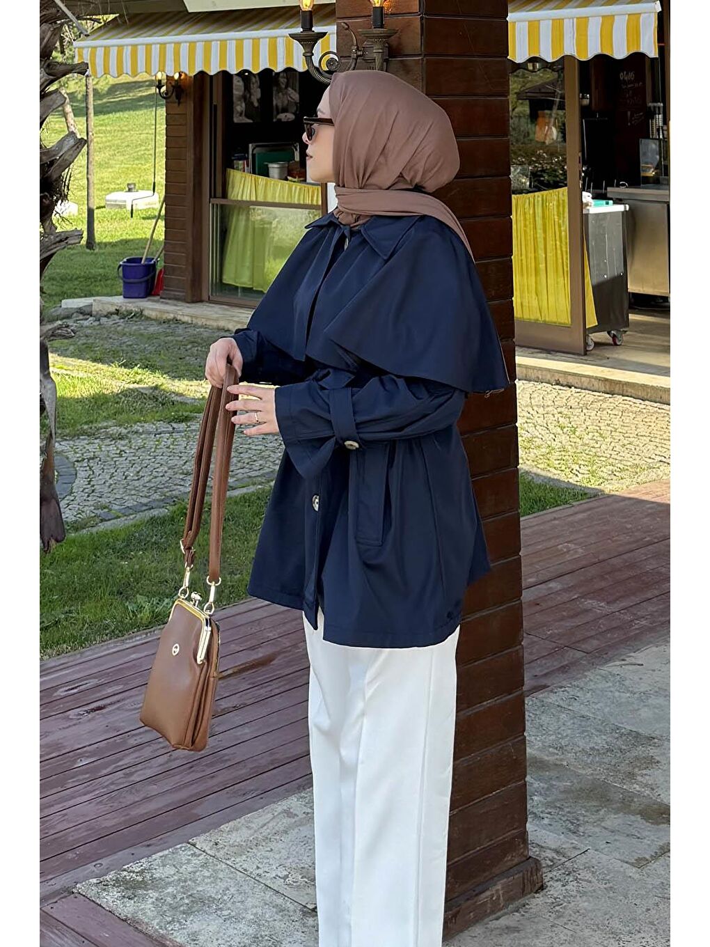 Bağlama Detaylı Pelerinli Trençkot Lacivert-1