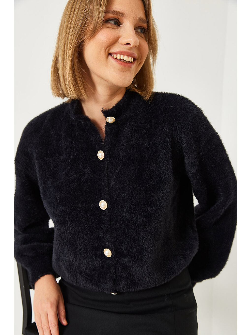 Siyah Kadın Beş Düğmeli Triko Hırka-4