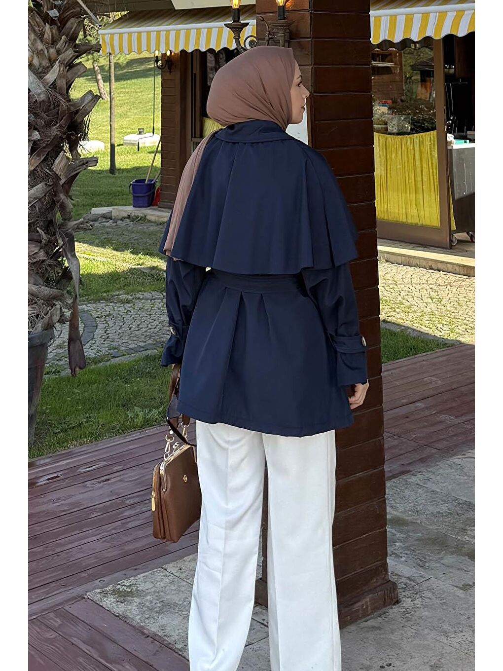 Bağlama Detaylı Pelerinli Trençkot Lacivert-3