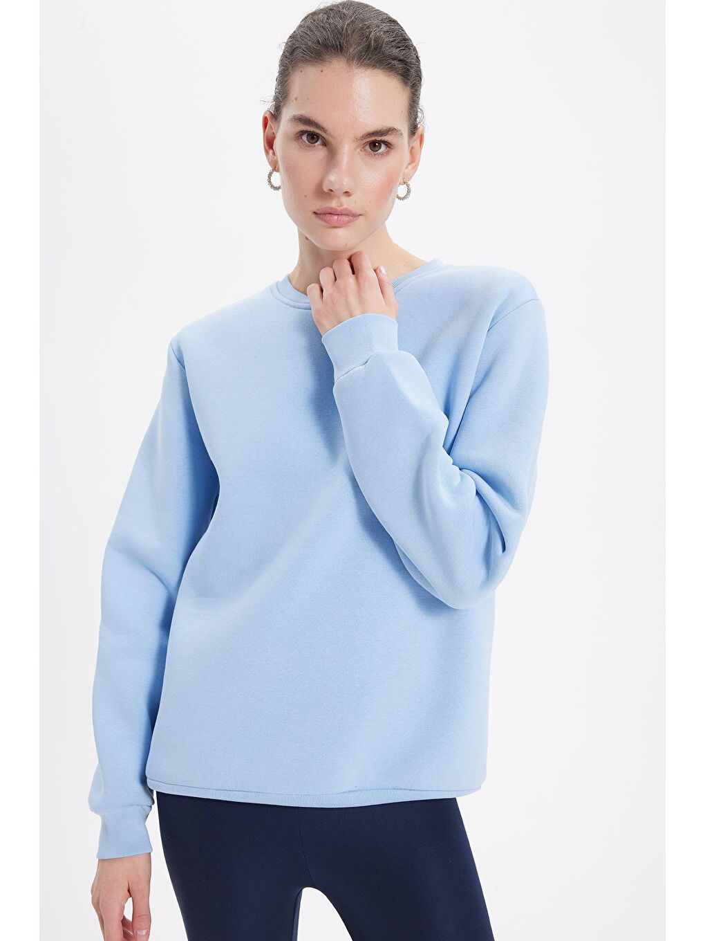 Kadın Oversize Geniş Kesim Pamuklu 3 İplik İçi Polarlı Basic Mavi Bisiklet Yaka Sweatshirt-4