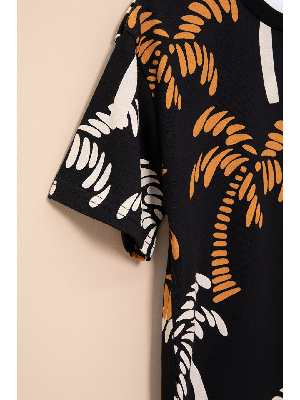 Siyah Palmiye Desenli Yazılı Cepli Erkek Çocuk Bisiklet Yaka Tişört 20931-3