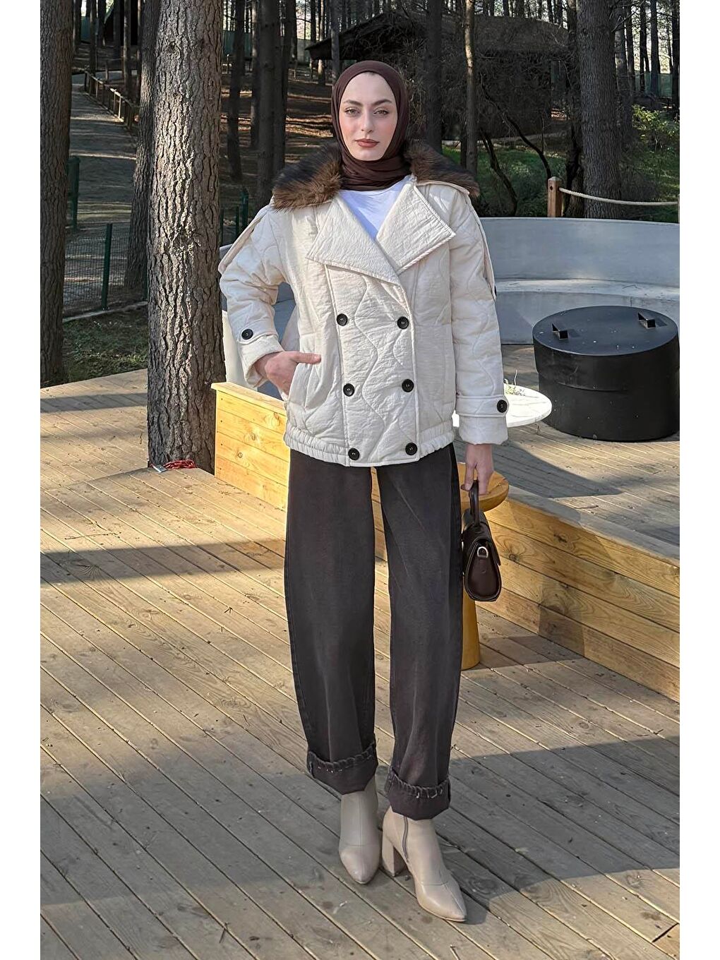 Bej Kürk Yaka Düğmeli Mont Taş