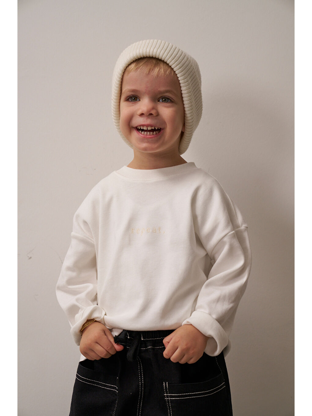 Beyaz Nakışlı Oversize Uzun Kollu T-shirt