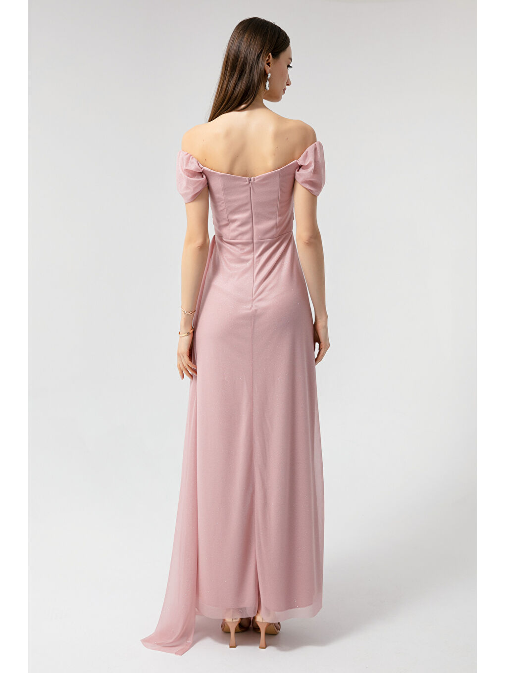 Kadın Pembe Kayık Yaka Drapeli Yırtmaçlı Uzun Simli Abiye Elbise-4