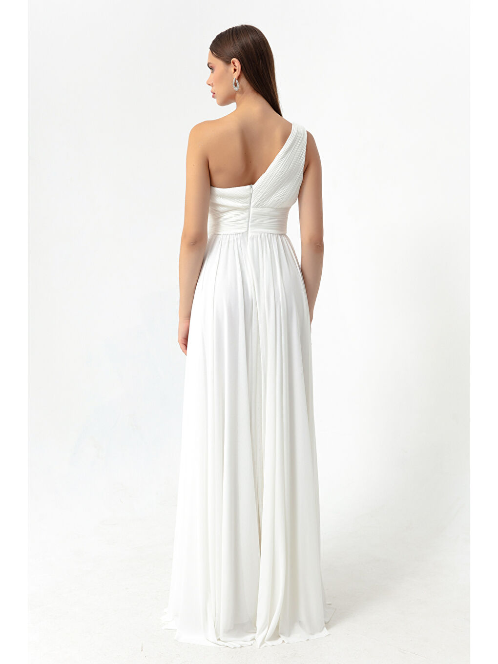 Kadın Beyaz Tek Omuz Yırtmaçlı Uzun Abiye Elbise-4