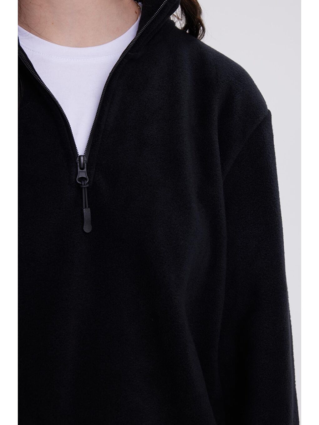 Kadın Standart Fit Anti-Pilling Tüylenme Yapmayan Soğuk Geçirmez Siyah Bato Yaka Polar Sweatshirt-2