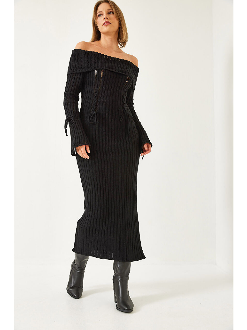 Siyah Kadın Madonna Yaka Örgü Detaylı Triko Elbise-3