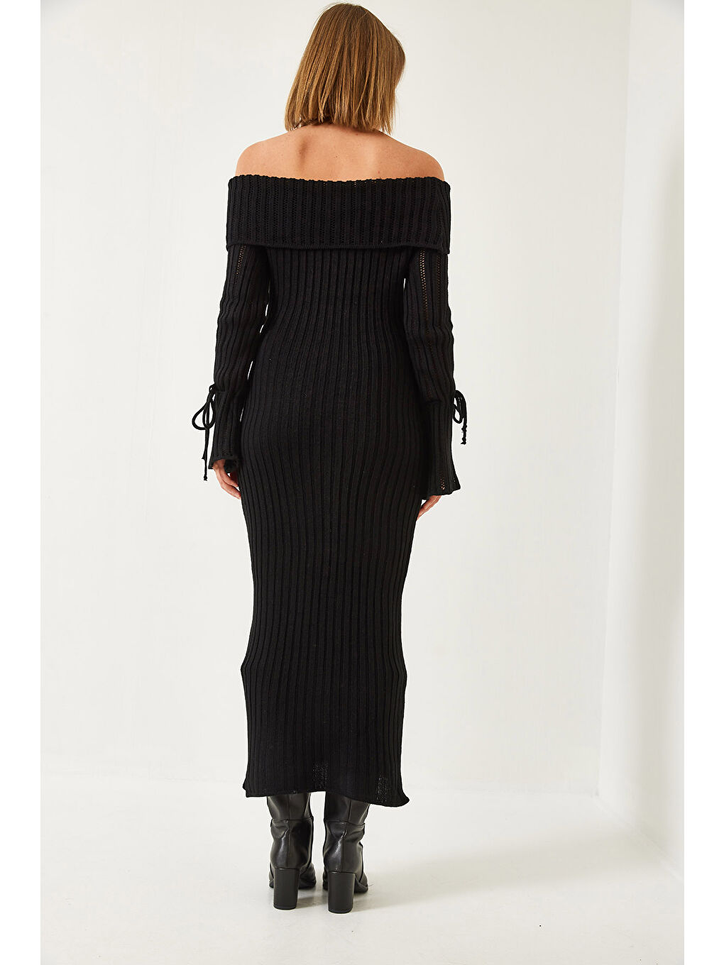 Siyah Kadın Madonna Yaka Örgü Detaylı Triko Elbise-4