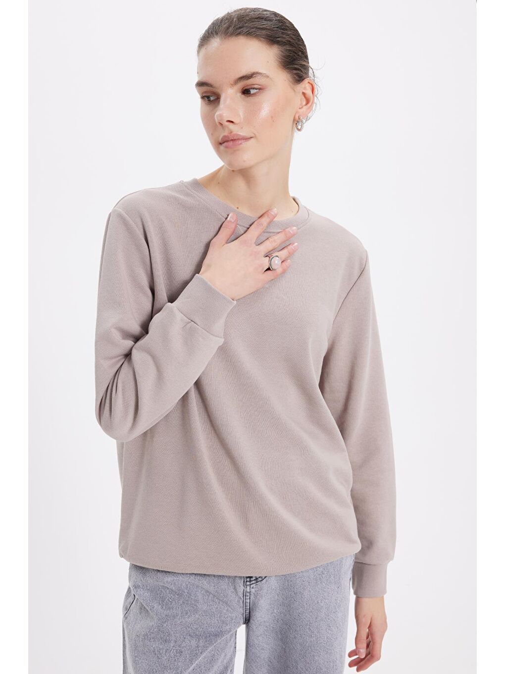 Kadın Oversize Geniş Kesim %100 Pamuk 3 İplik Basic Bej Bisiklet Yaka Sweatshirt-4