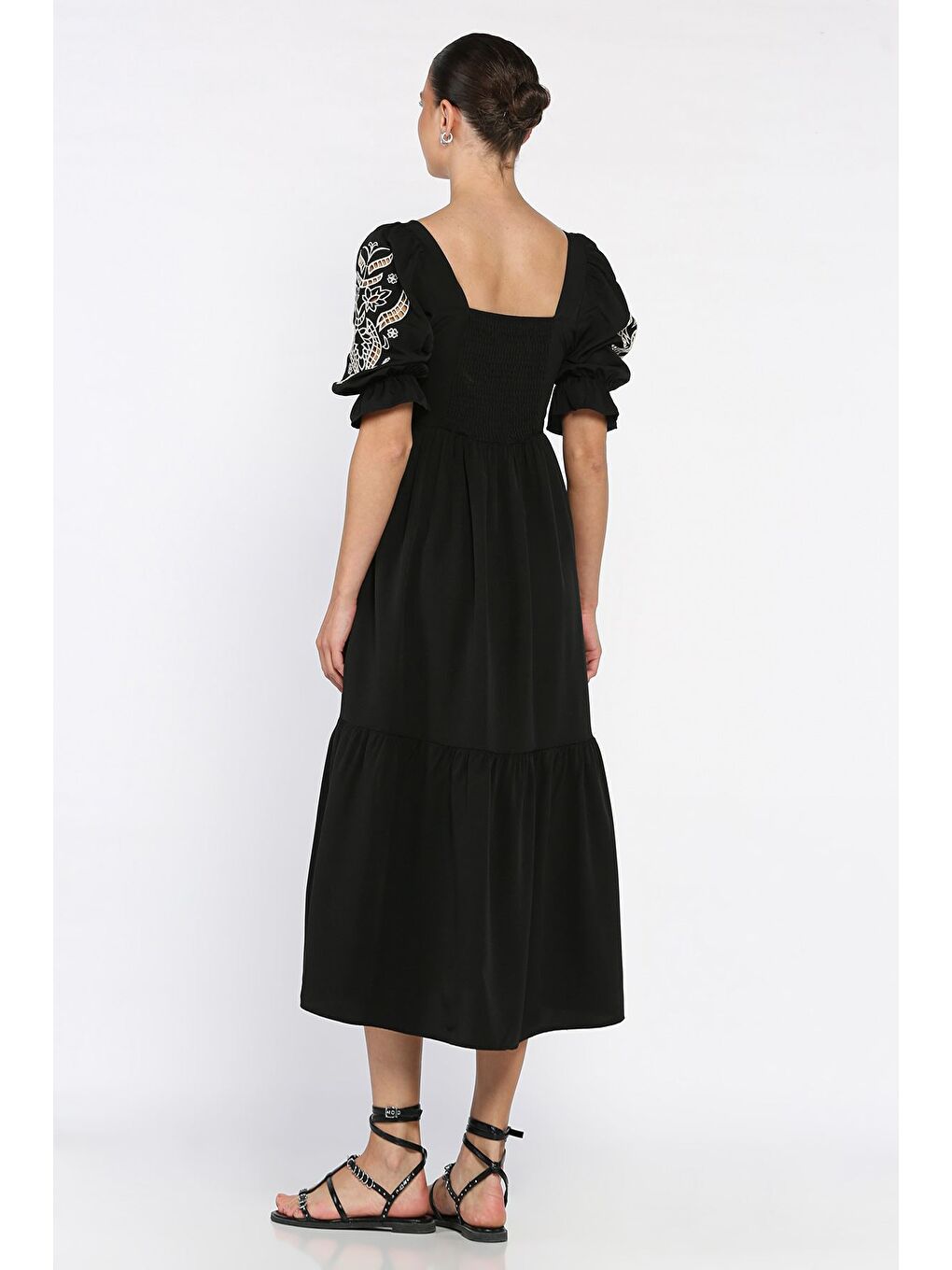 Siyah Kadın Kare Yaka Nakışlı Elbise-2