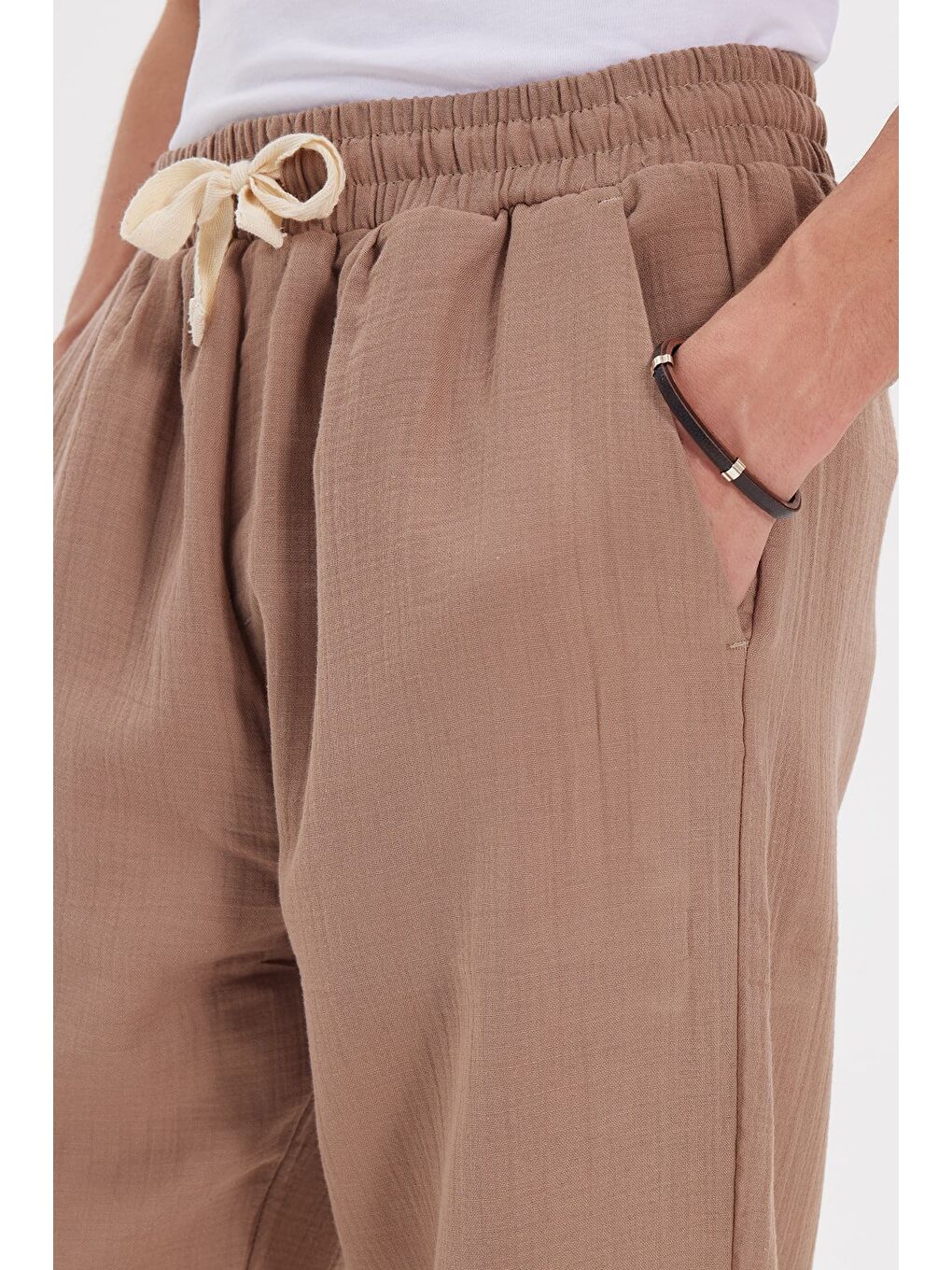 Erkek Baggy Fit Geniş Kesim %100 Pamuk Beli Lastikli Yandan Cepli Müslin Bej Düz Pantolon-4