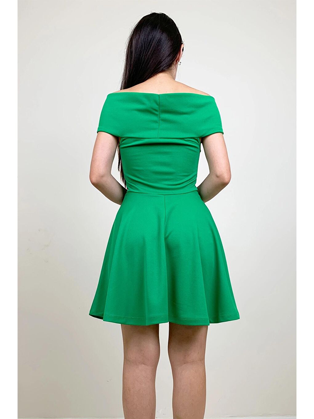 Yeşil Madonna Yaka Kuplu Kloş Elbise-3