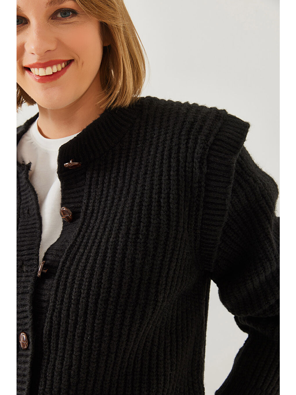 Siyah Kadın Kolları Parçalı Düğmeli Triko Hırka-4