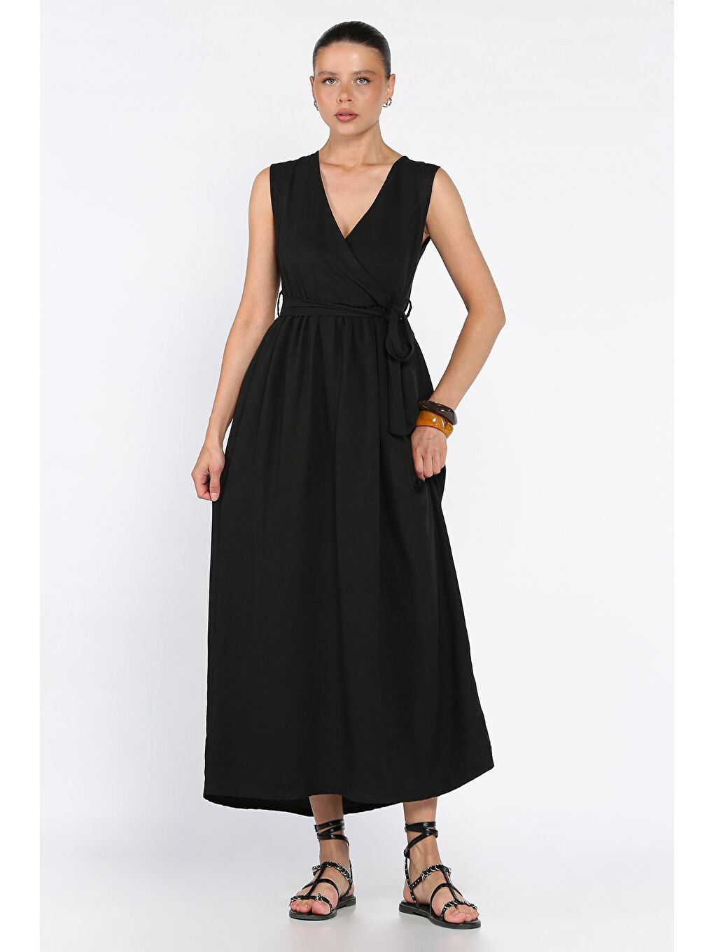 Siyah Kruvaze Yaka Kuşaklı Sıfır Kol Elbise