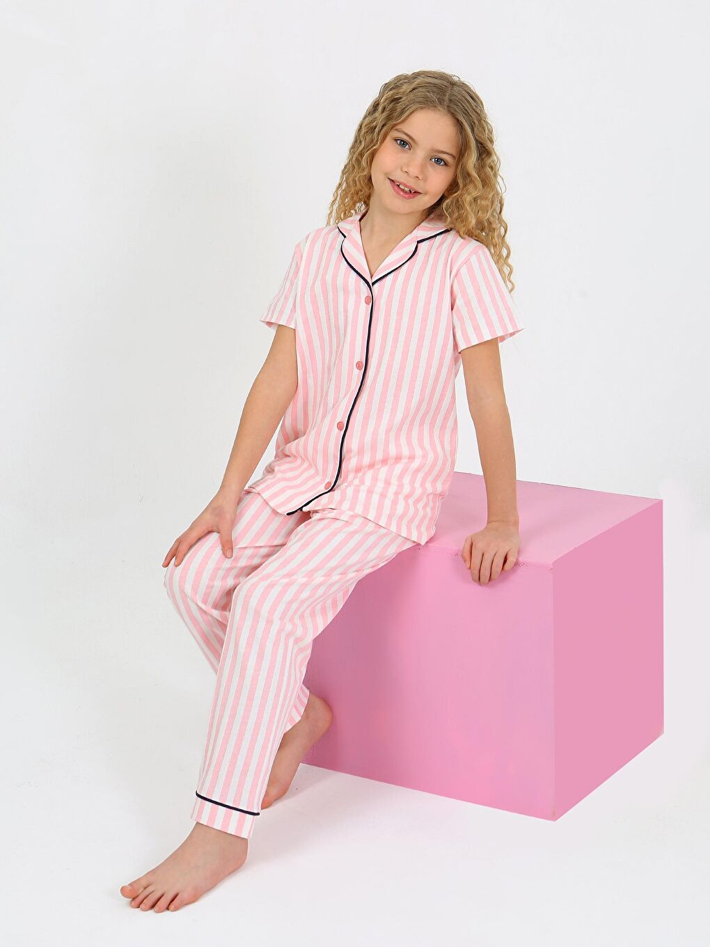 Pembe Kız Çocuk Kısa Kollu Düğmeli %100 Pamuklu Pijama Takımı Pinky