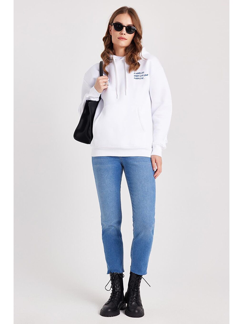 Kadın Oversize Geniş Kesim Pamuklu Yumuşak Dokulu İçi Polarlı Baskılı Beyaz Kapüşonlu Sweatshirt-4