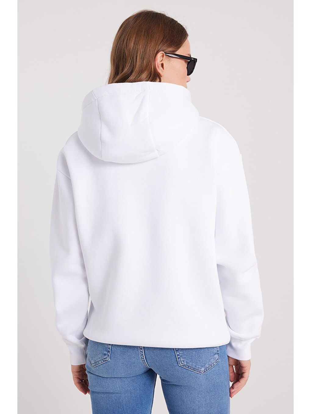 Kadın Oversize Geniş Kesim Pamuklu Yumuşak Dokulu İçi Polarlı Baskılı Beyaz Kapüşonlu Sweatshirt-6