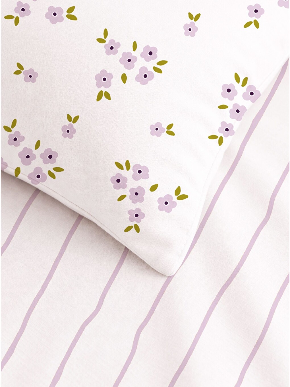 Beyaz Tek Kişilik Lila Minimal Çiçekli ve Çizgili Çift Taraflı Pamuklu Nevresim Takımı 160x220-2