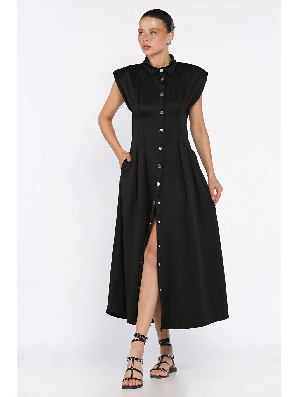 Siyah Pileli Ön Çıtçıtlı Sıfır Kol Kadın Elbise