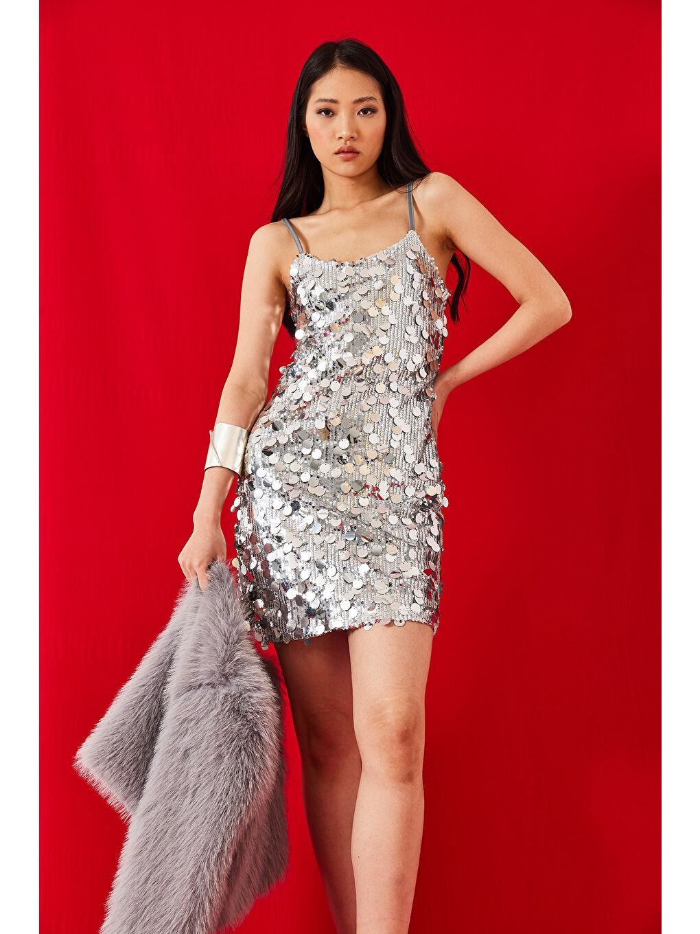 Gri Kadın Pul Payet Kumaş İnce Askılı Mini Elbise-3