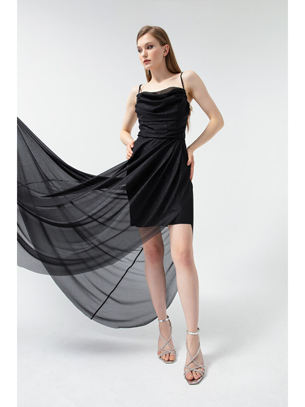 Kadın Siyah Göğüs Drapeli Volanlı Simli Abiye