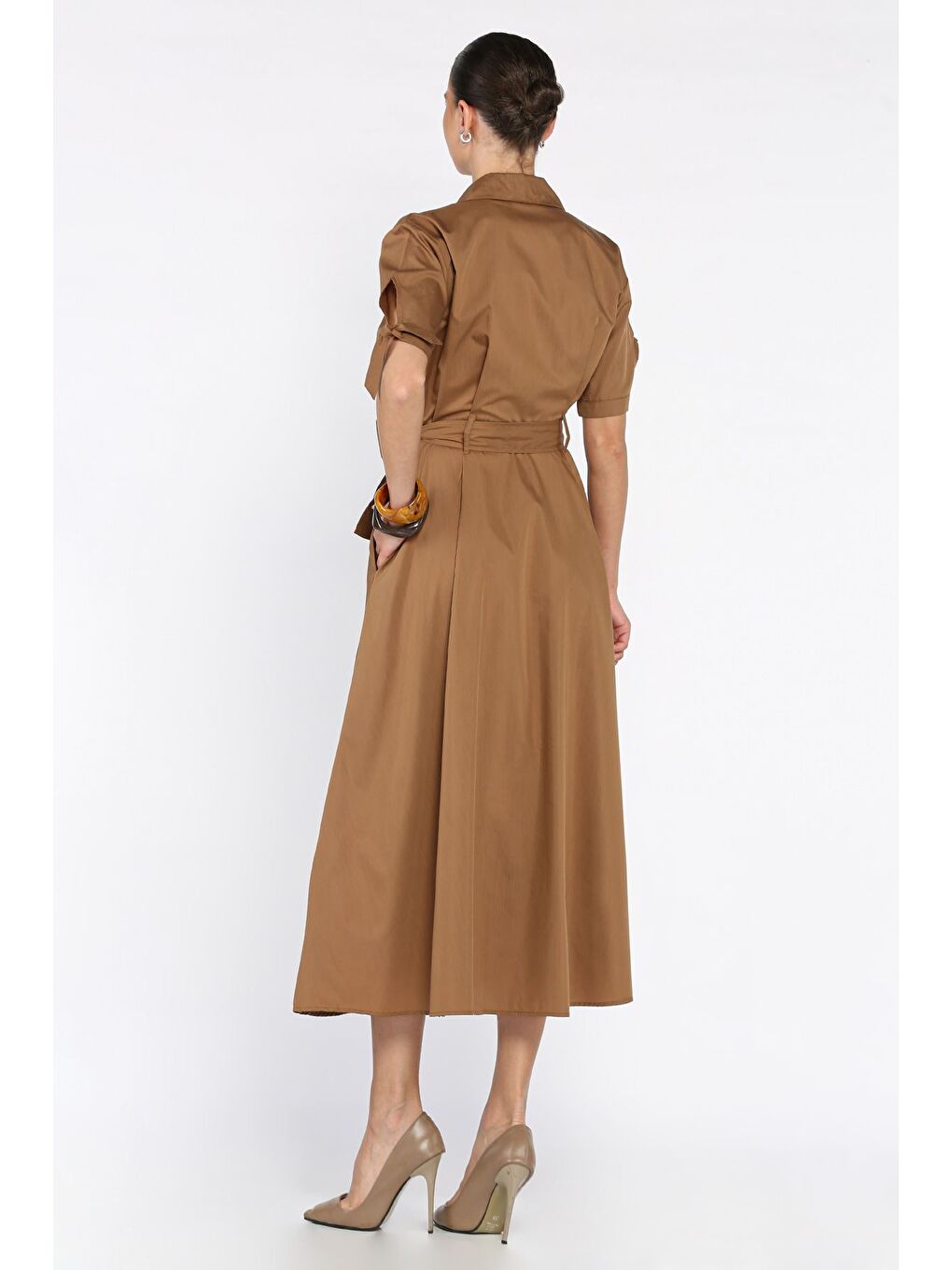 Kahverengi Düğmeli Ve Pileli Kısa Kol Uzun Elbise-2