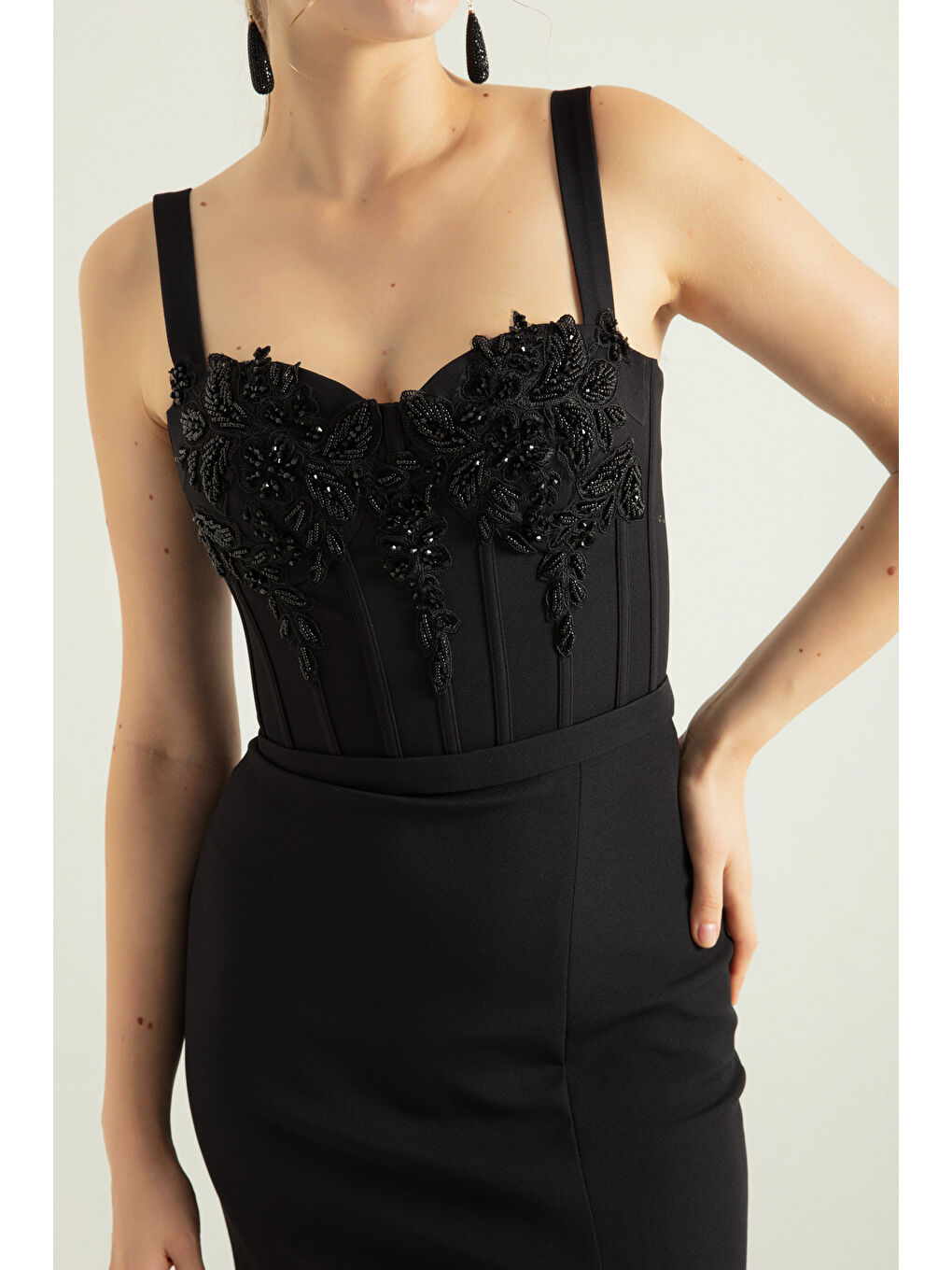 Kadın Siyah Taşlı Balen Korse Yırtmaçlı Uzun Saten Abiye-3