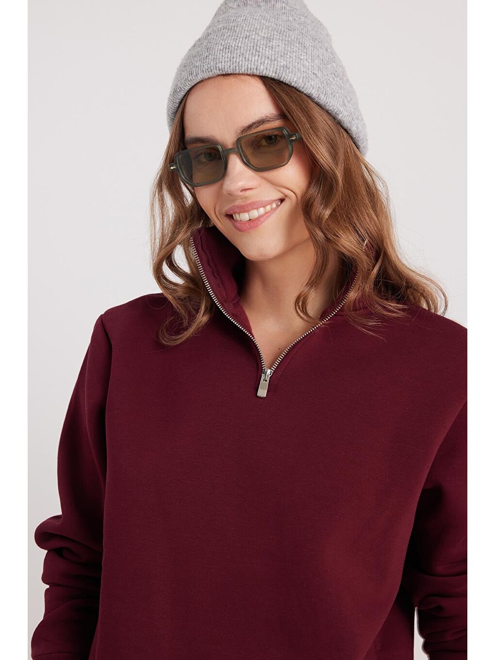 Kadın Relax Fit Rahat Kesim Pamuklu İçi Polarlı Yarım Fermuarlı Bordo Dik Yaka Sweatshirt-1