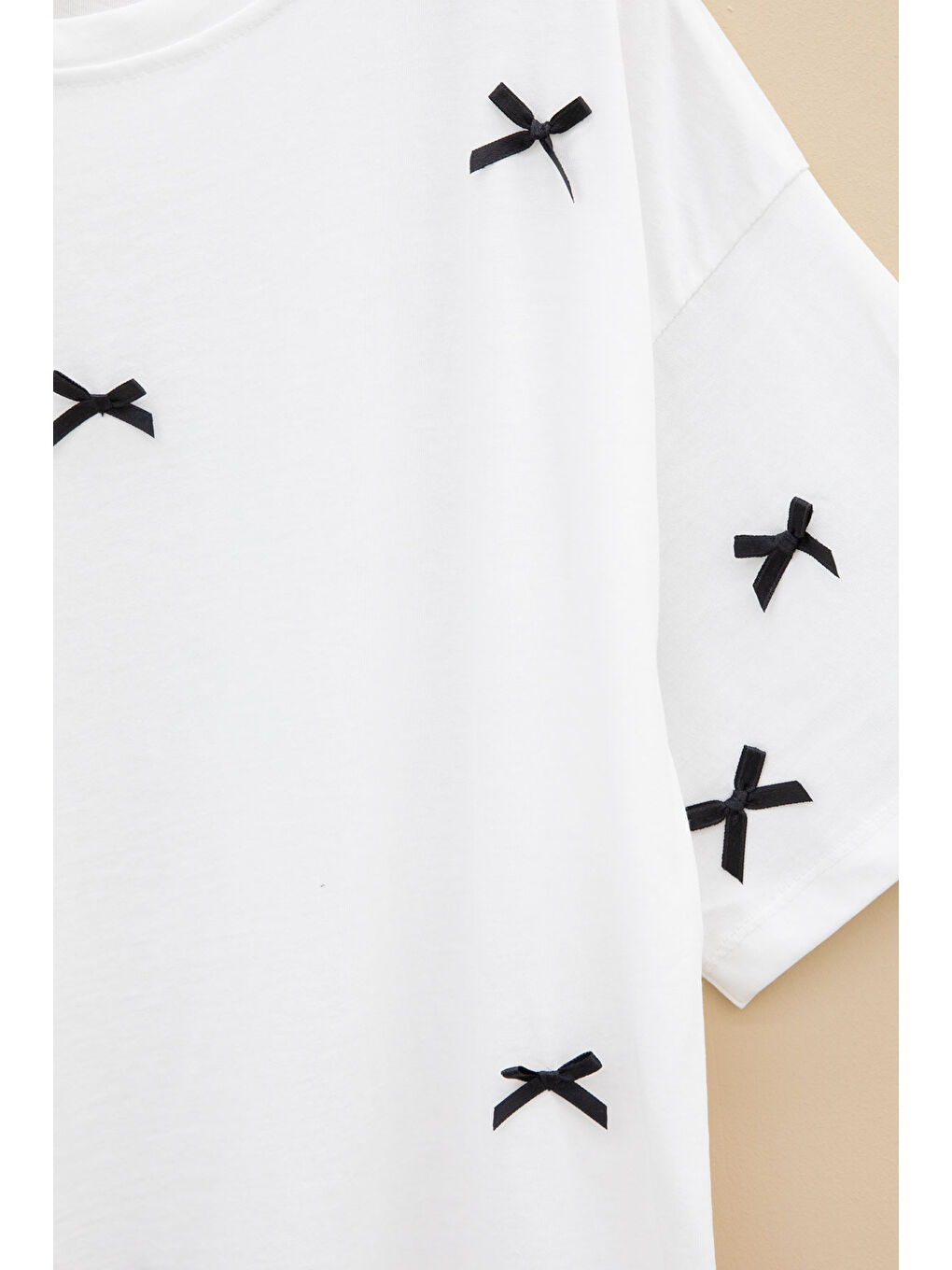 Ekru Fiyonk Nakışlı Kısa Kol Kız Çocuk Oversize Tişört 20800-2