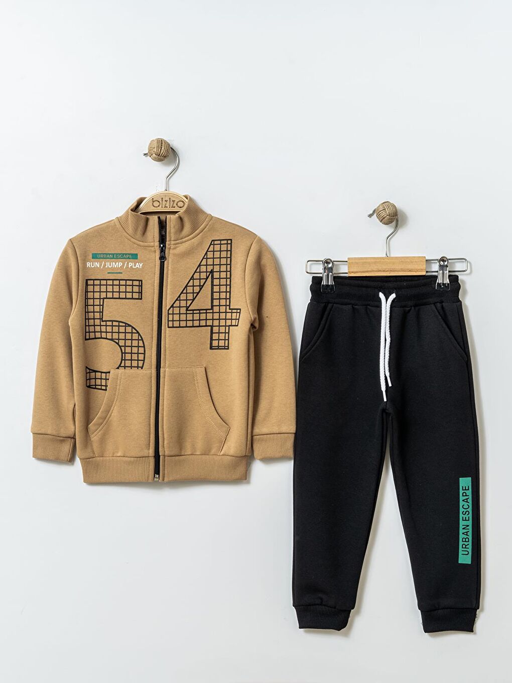 Kahverengi 54 Baskılı 2-5 Yaş Takım - Kahve 4-5 Yaş