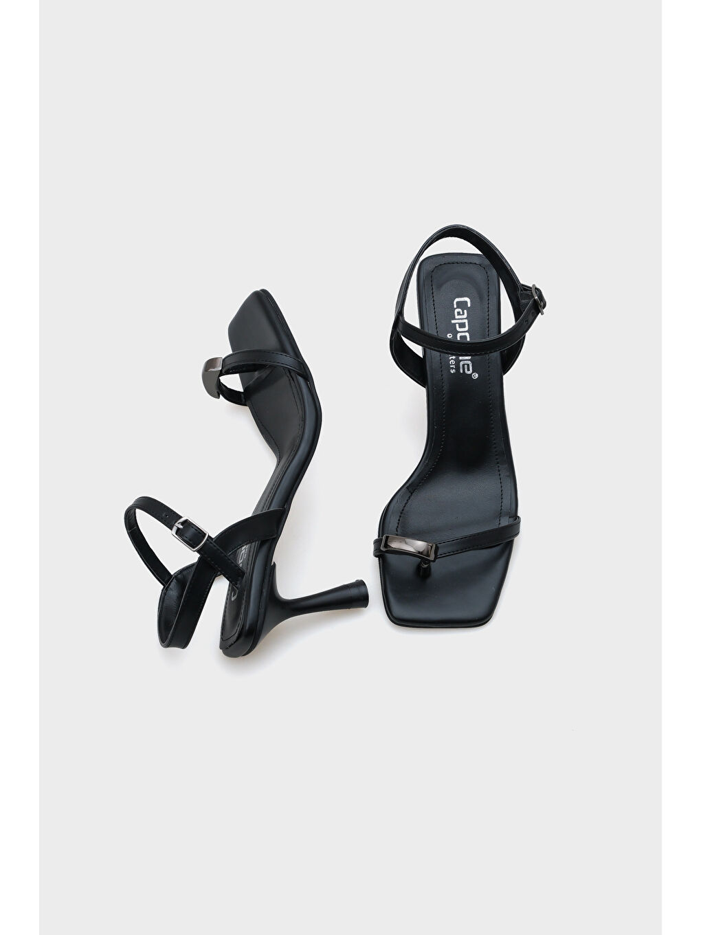 Siyah Cindy Küt Burunlu Topuklu Bilekten Bantlı Parmak Arası Kadın Sandalet-5