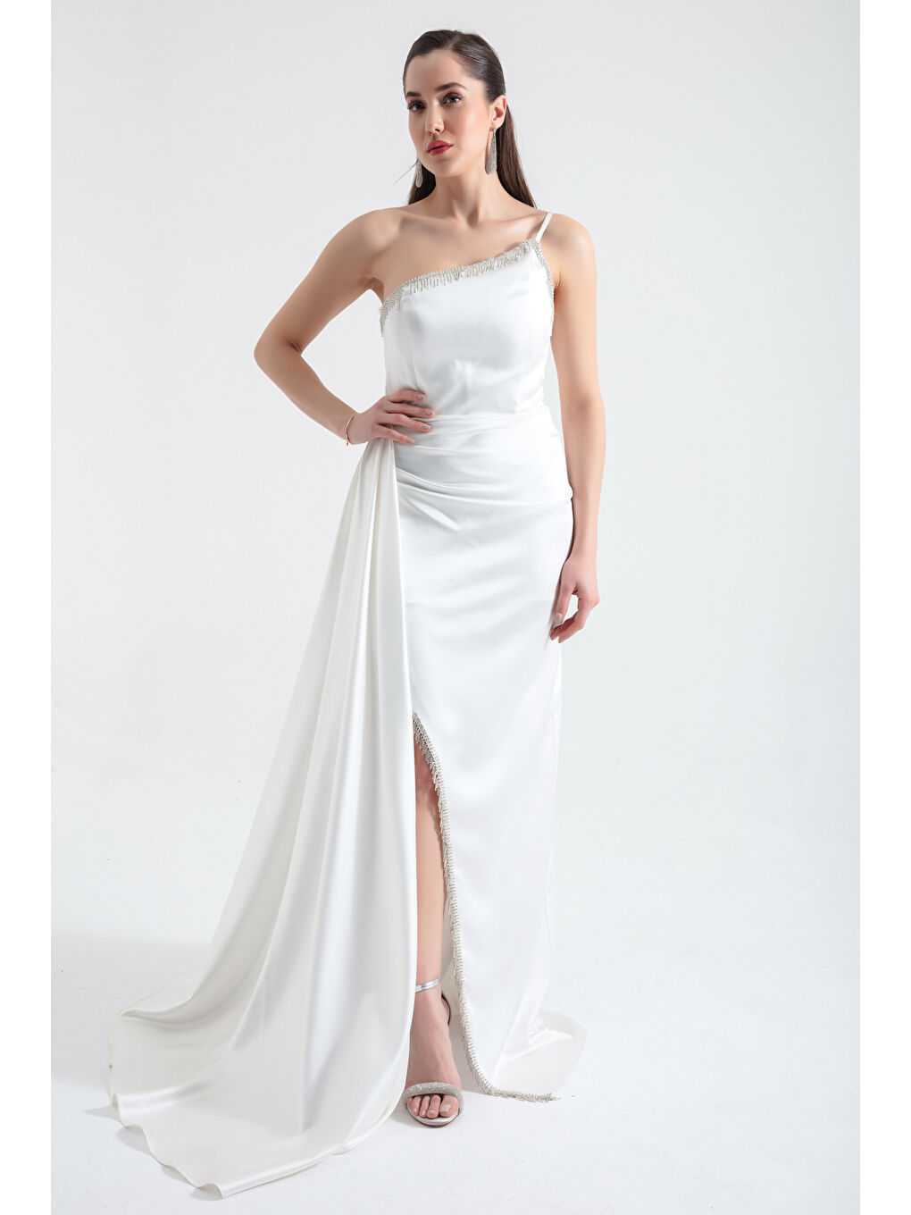 Kadın Beyaz Tek Omuzlu Taşlı Uzun Saten Abiye Elbise-2