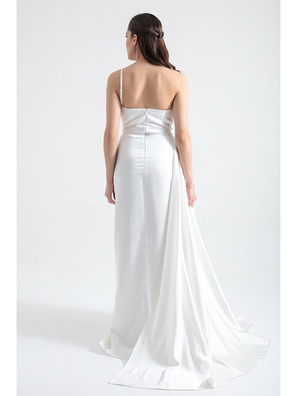 Kadın Beyaz Tek Omuzlu Taşlı Uzun Saten Abiye Elbise-4