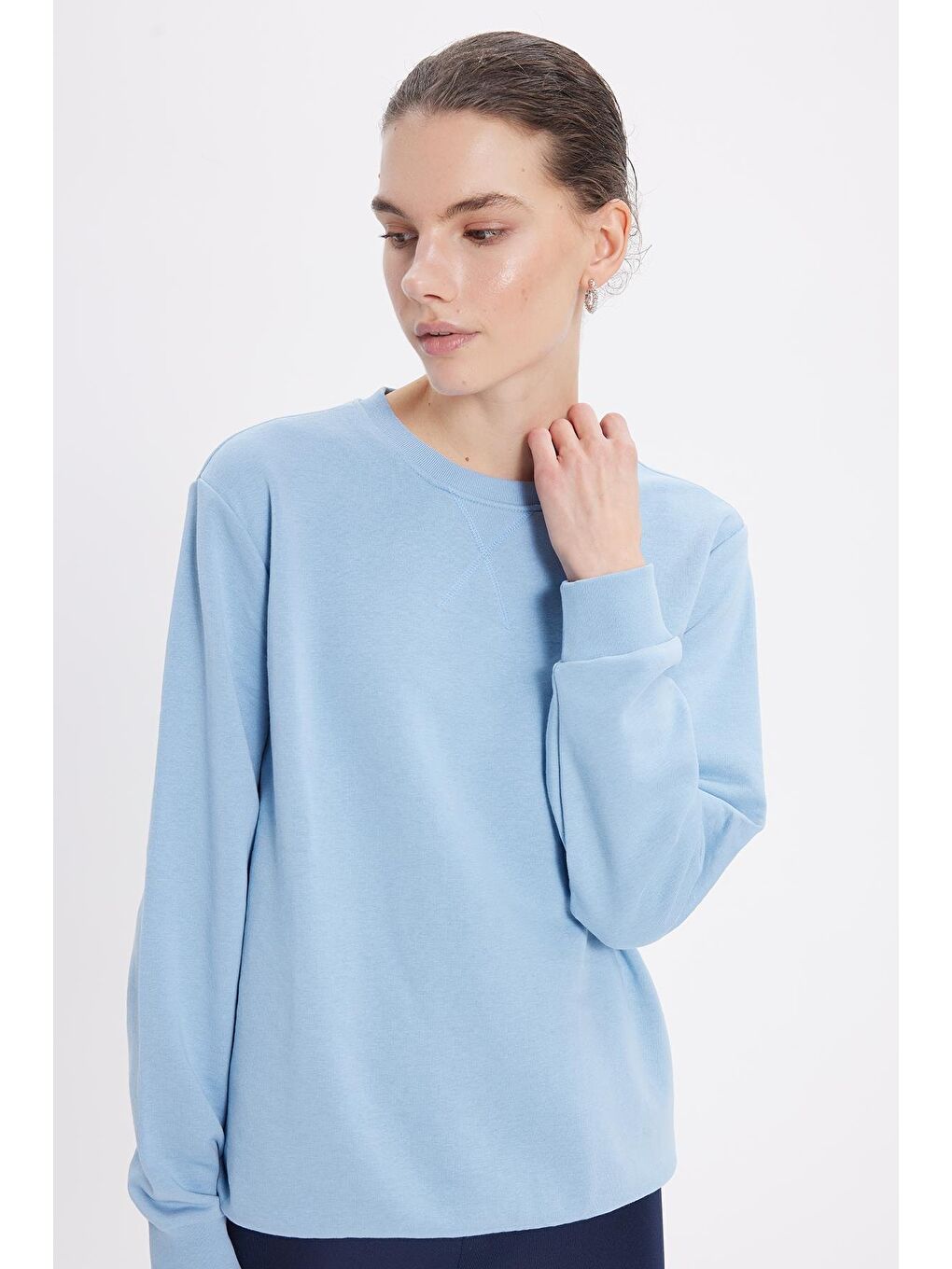 Kadın Oversize Geniş Kesim %100 Pamuk 3 İplik Basic Bisiklet Yaka Mavi Sweatshirt-4