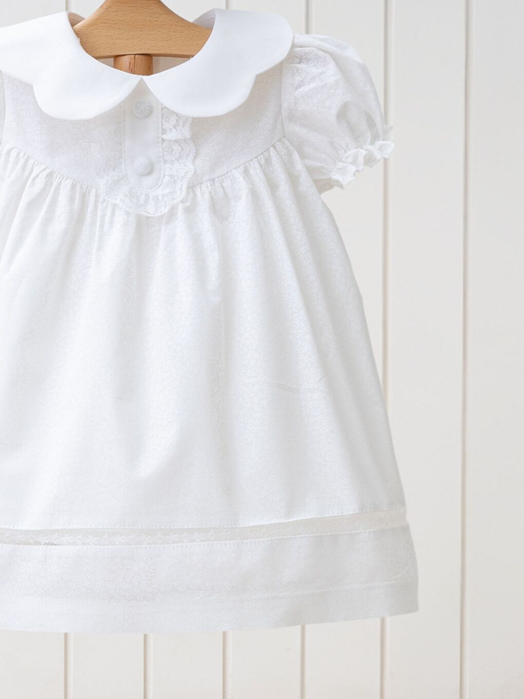 Ekru Bebe Yaka Kısa Kollu Çiçek Desenli Kız Bebek Elbise-1