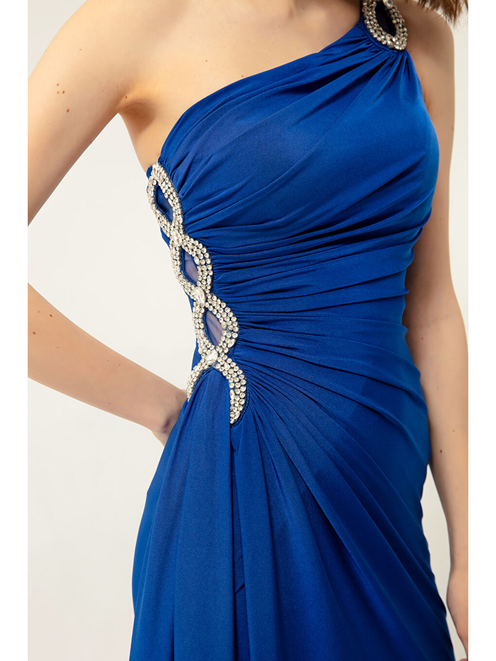 Mavi Kadın Saks Tek Omuzlu Taşlı Uzun Abiye Elbise-1
