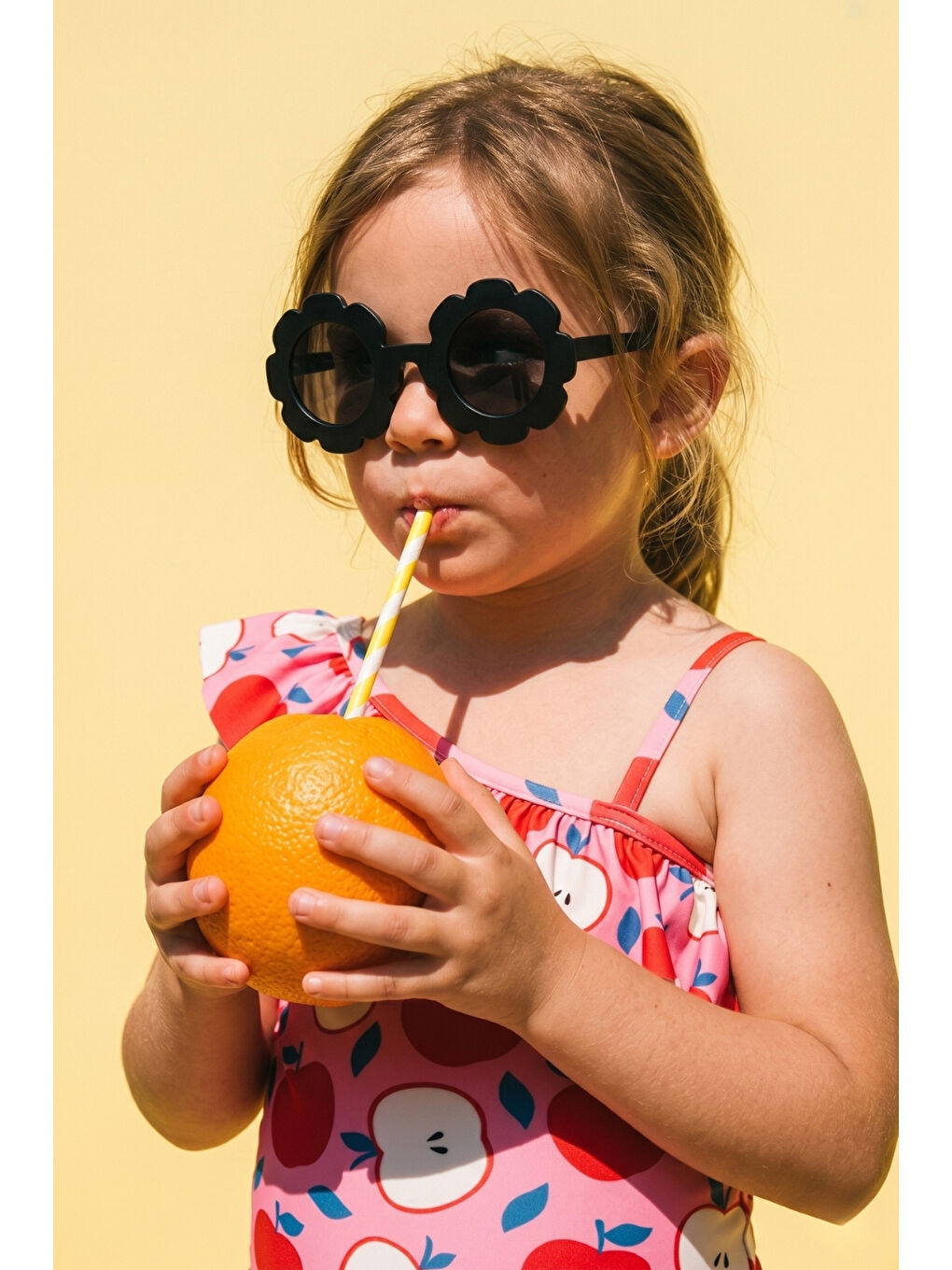 Siyah Çiçek Model Çocuk Güneş Gözlüğü-1