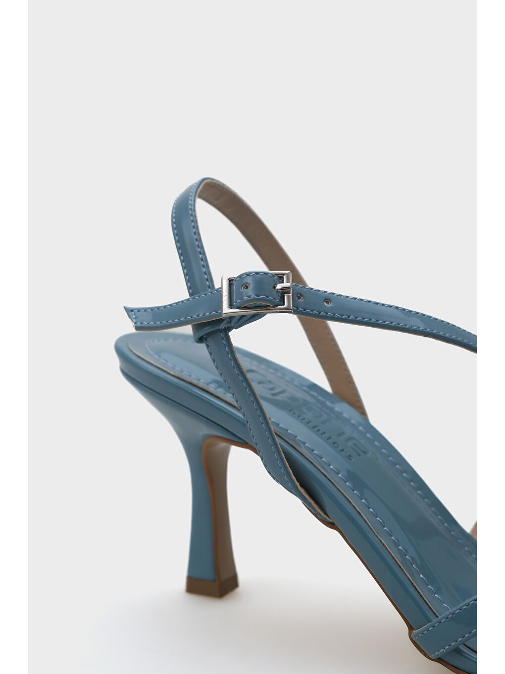 Turkuaz Dacy Bantlı Orta Topuklu Kadın Sandalet-3