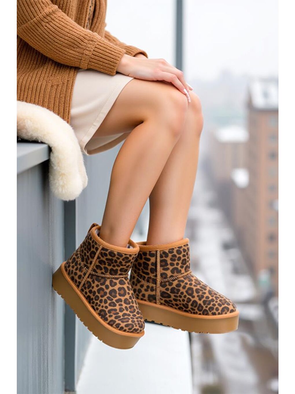 Kahverengi Snie C. Günlük Kadın Bot 2025-1