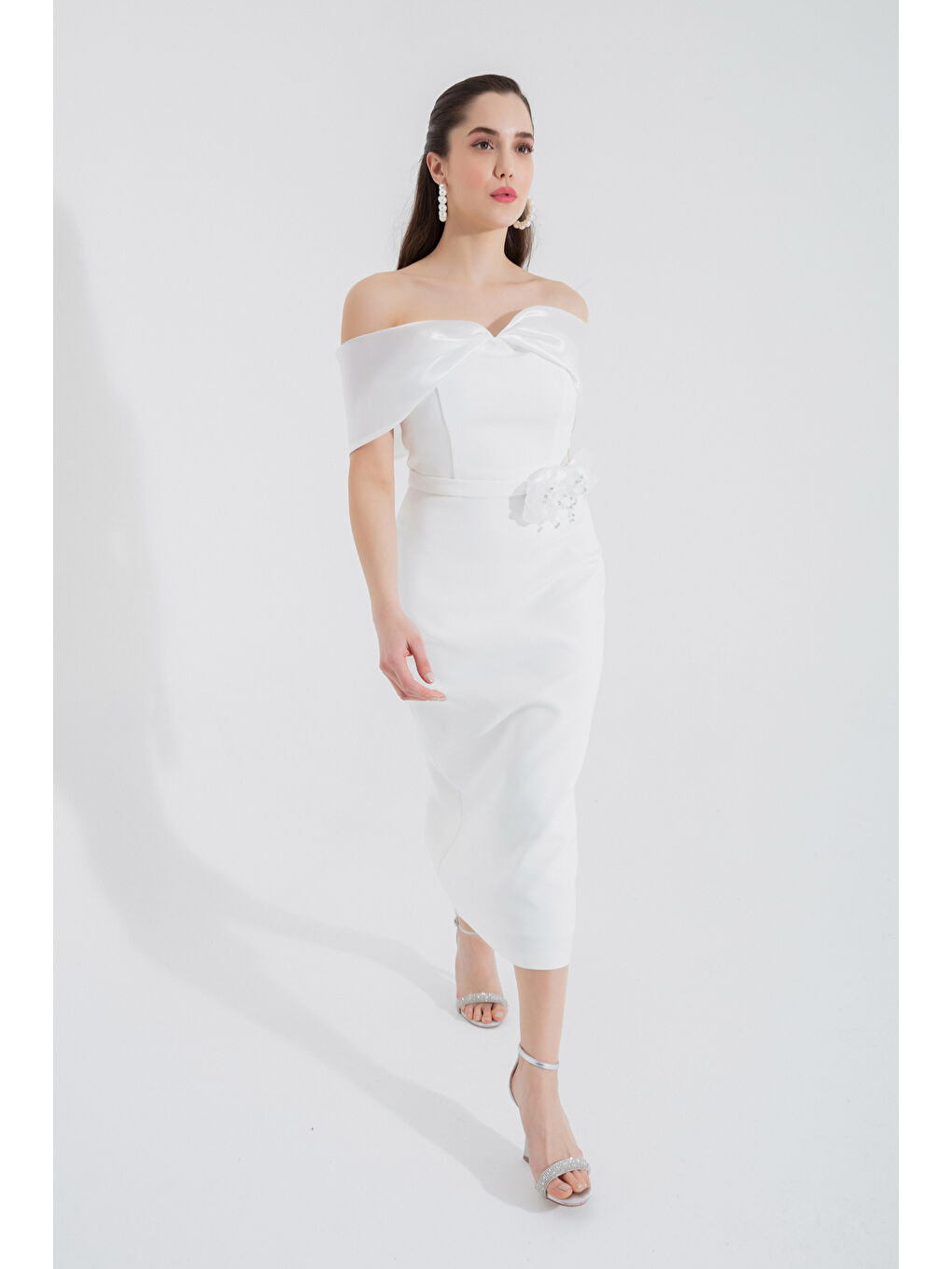 Kadın Beyaz Kayık Yaka Fiyonklu Midi Abiye Elbise-1