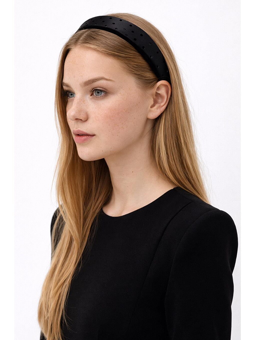 Siyah Saten Dolgulu Puantiyeli Taç-1