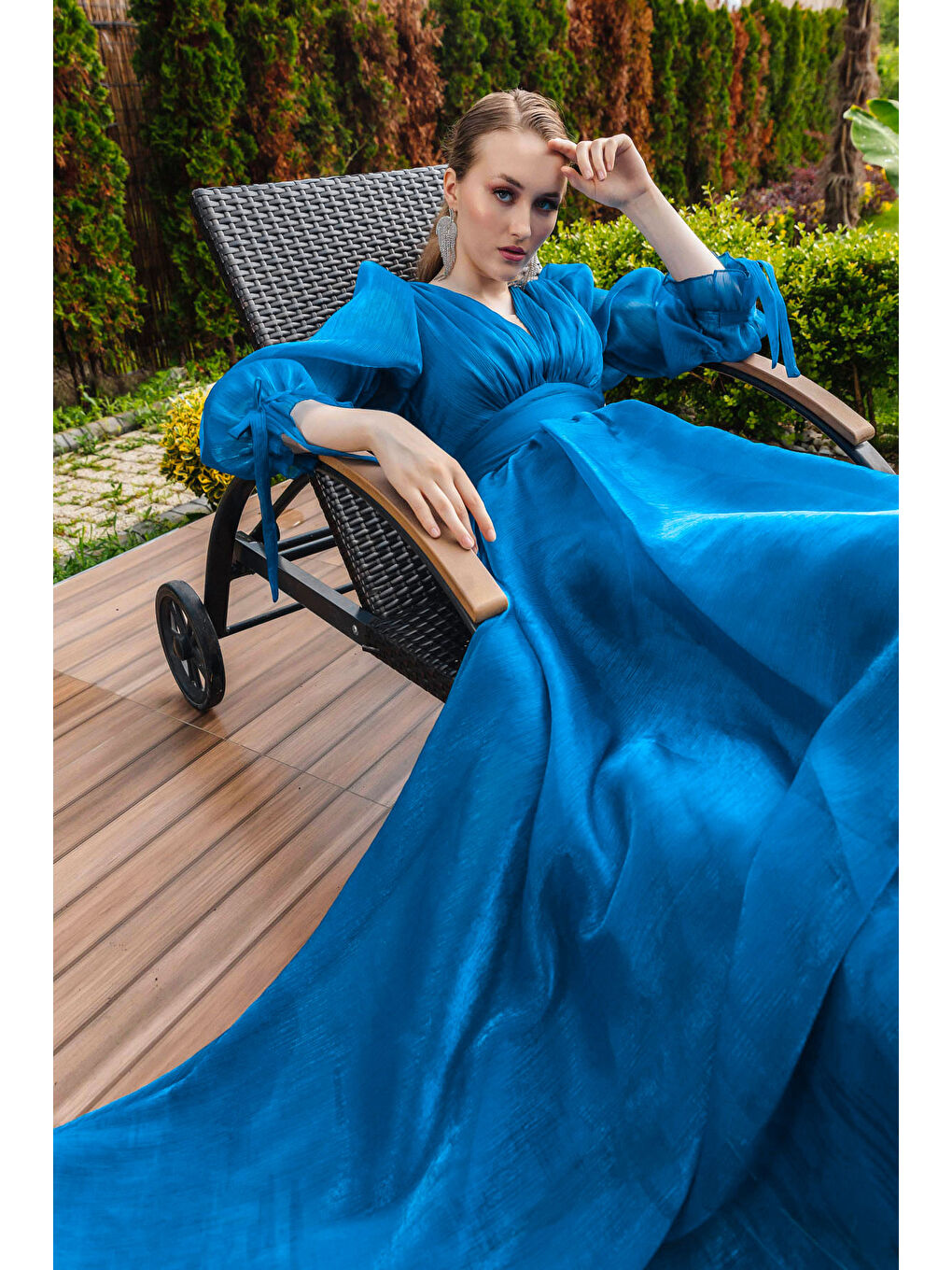 Kadın İndigo Balon Kol V Yaka Uzun Abiye Elbise-1