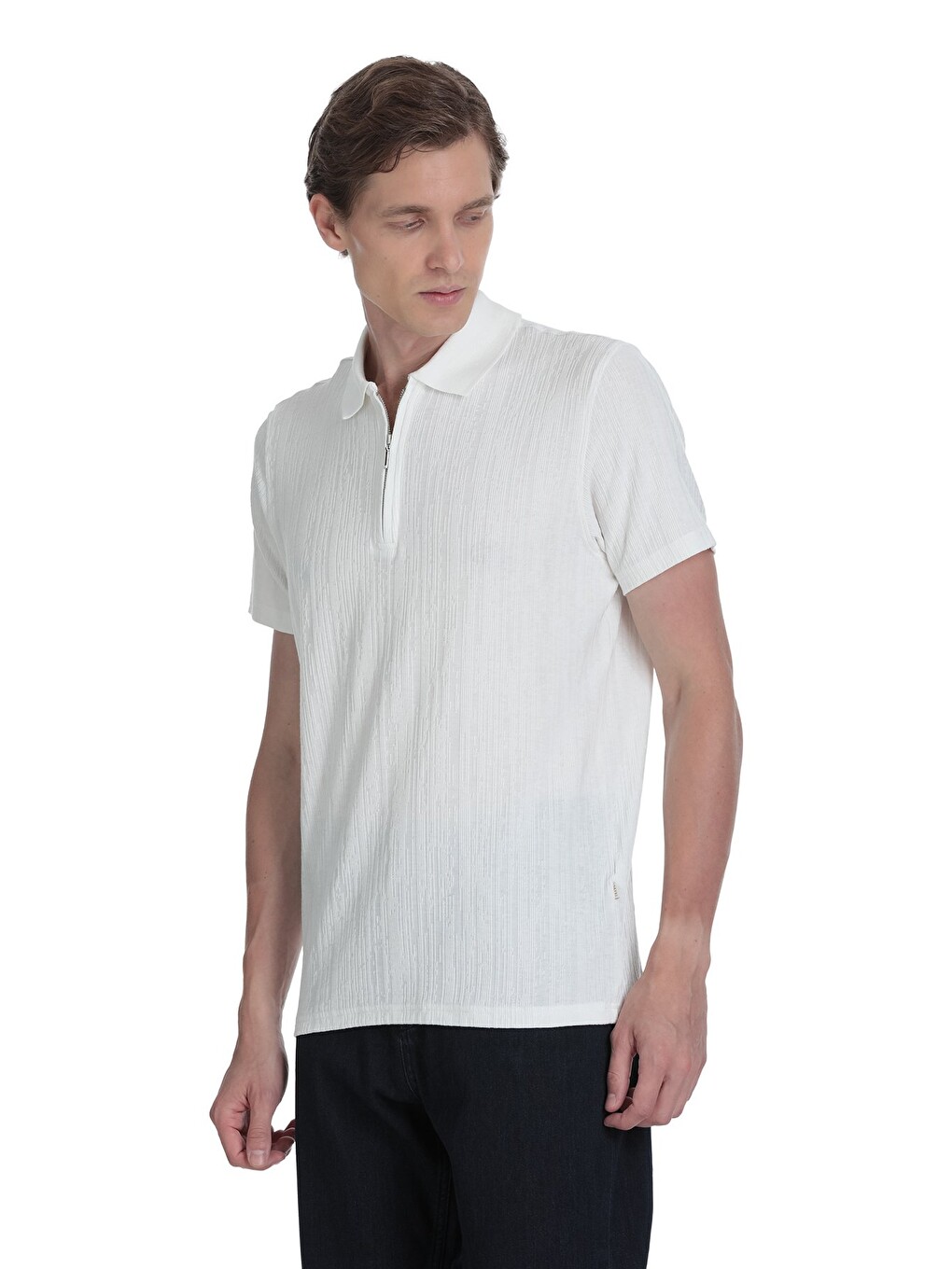Beyaz Regular Fit Fermuarlı Polo Yaka Tişört-2
