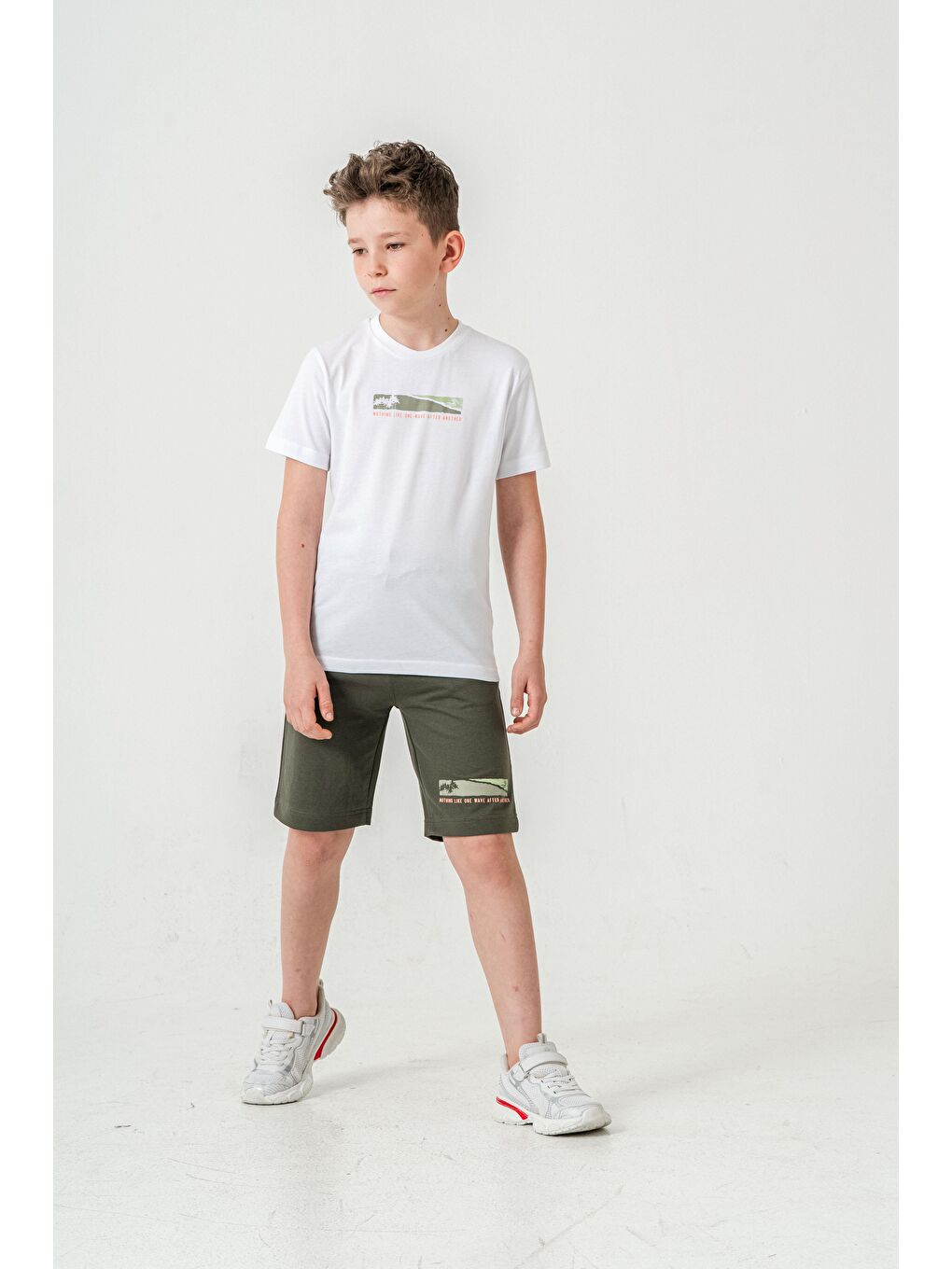 Haki Nothing Like One Wave After Another Baskılı  Erkek Çocuk Şort - Tişört Takımı-1