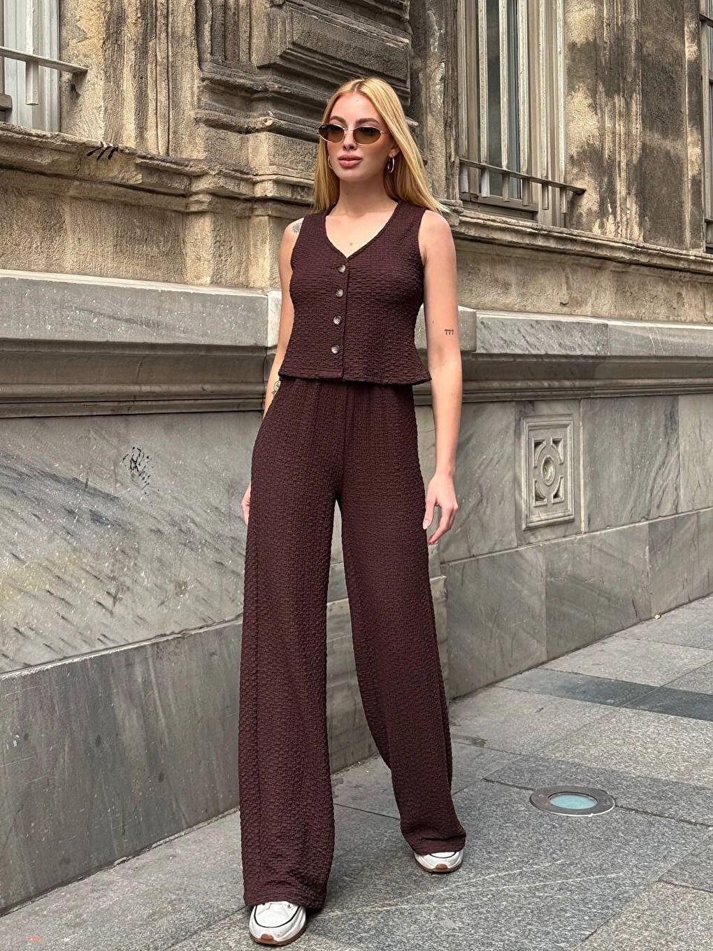 Kadın Kahverengi Beli Lastilkli Gofre Kumaş Pantolon HZL24S-ZK13261-2