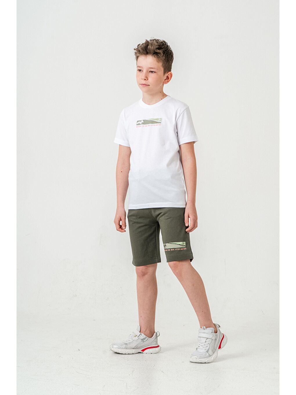 Haki Nothing Like One Wave After Another Baskılı  Erkek Çocuk Şort - Tişört Takımı-2