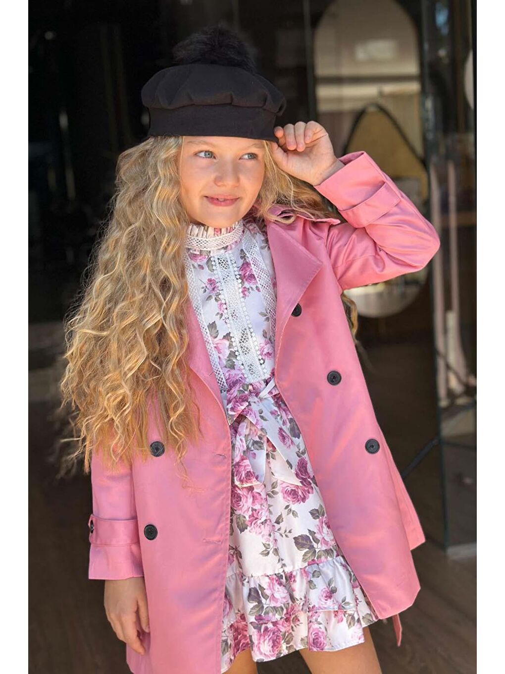 Kız Çocuk Üzeri Dantel İşlemeli Elbise Çift Cep Detaylı Kemerli Pembe Trençkot-2