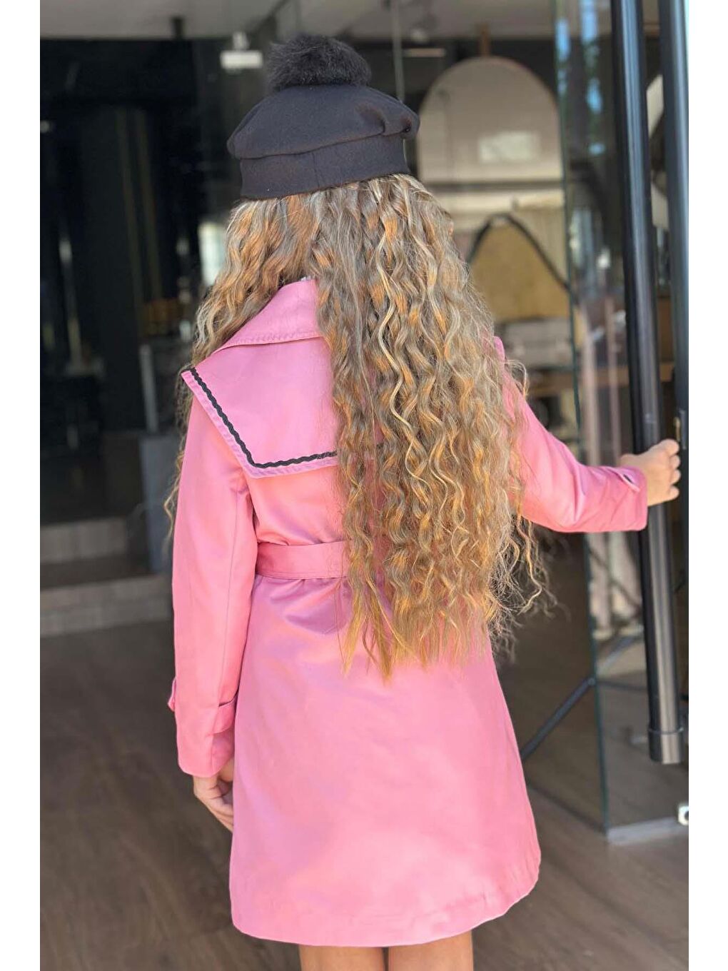 Kız Çocuk Üzeri Dantel İşlemeli Elbise Çift Cep Detaylı Kemerli Pembe Trençkot-3