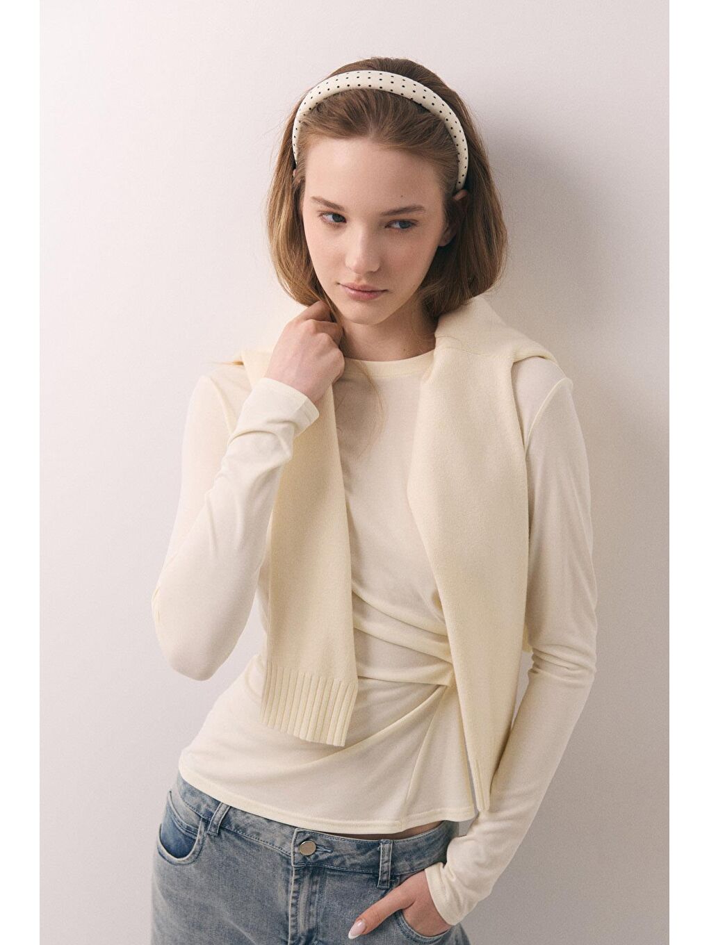 Beyaz Saten Dolgulu Puantiyeli Taç-3