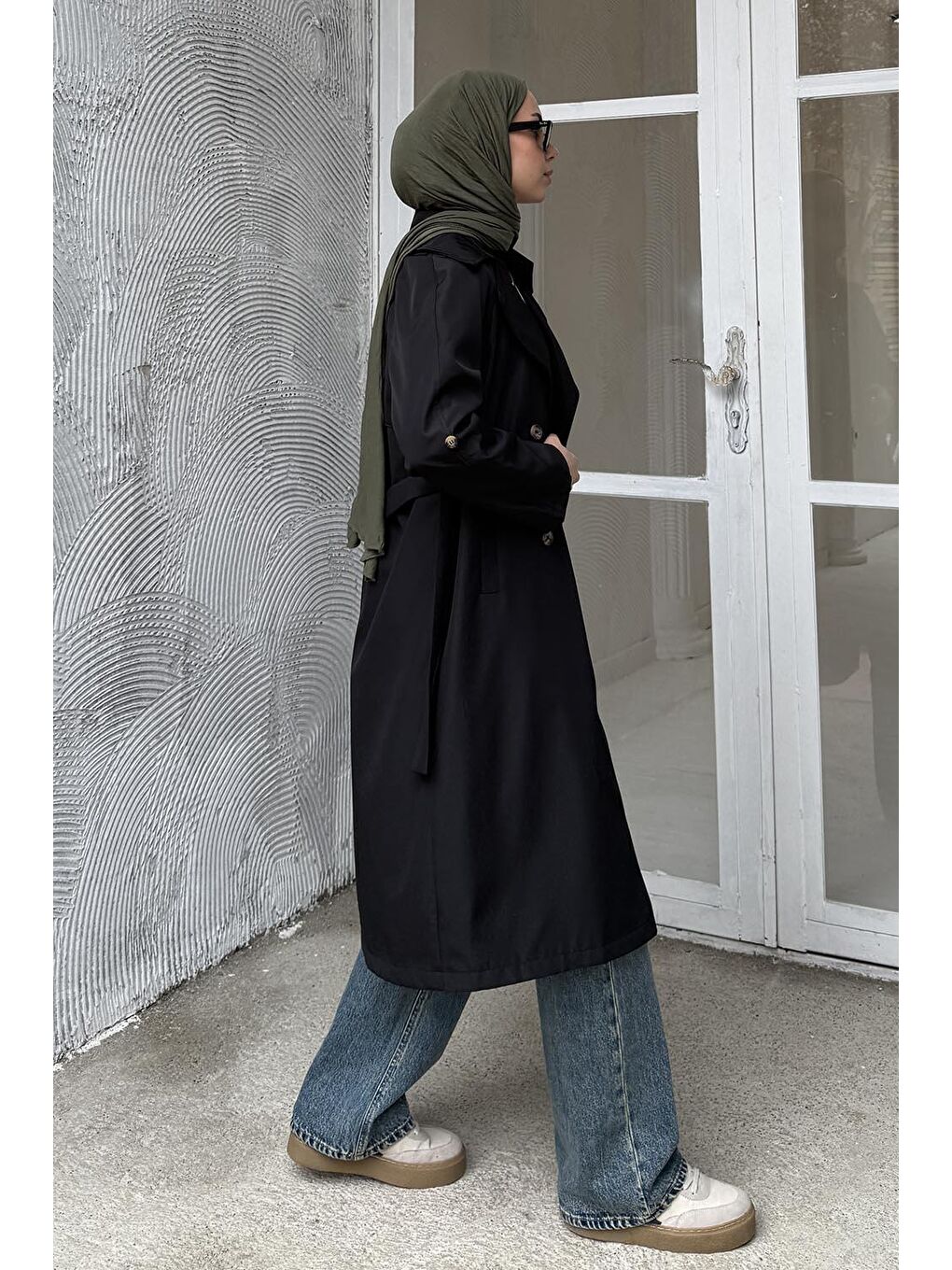 Kolu Katlamalı Trenç Siyah-1